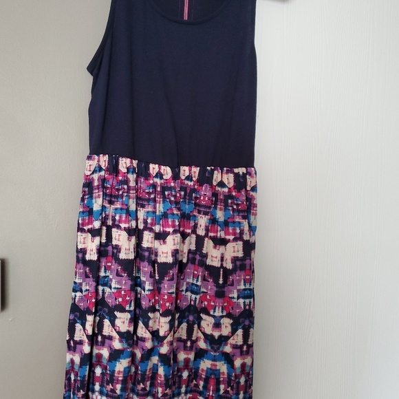 Abstract pattern dress - Picture 1 of 2